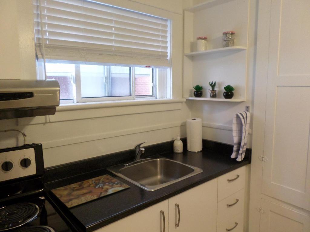 Beautiful, Clean, Quiet 2 Br-In Downtown Ottawa. Parking, Wifi And Netflix Included Apartamento Exterior foto